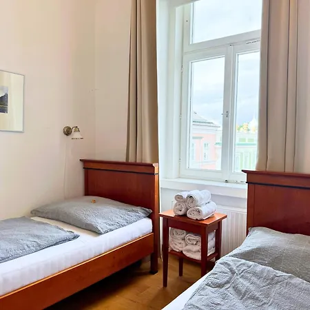 Apartmán Marie Antoinette, Blick Auf Den Stadtplatz, Traunseeblick - Ideal Fuer Paare Und Kulturinteressierte Gmunden