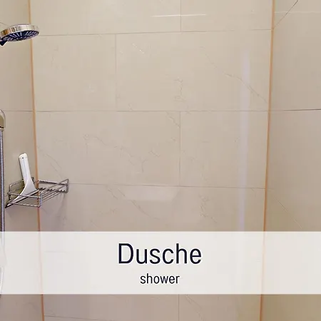 Salzkammergut Homes - Marie Antoinette, Blick Auf Den Stadtplatz, Traunseeblick - Ideal Fuer Paare Und Kulturinteressierte Gmunden