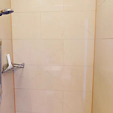 Salzkammergut Homes - Marie Antoinette, Blick Auf Den Stadtplatz, Traunseeblick - Ideal Fuer Paare Und Kulturinteressierte Gmunden